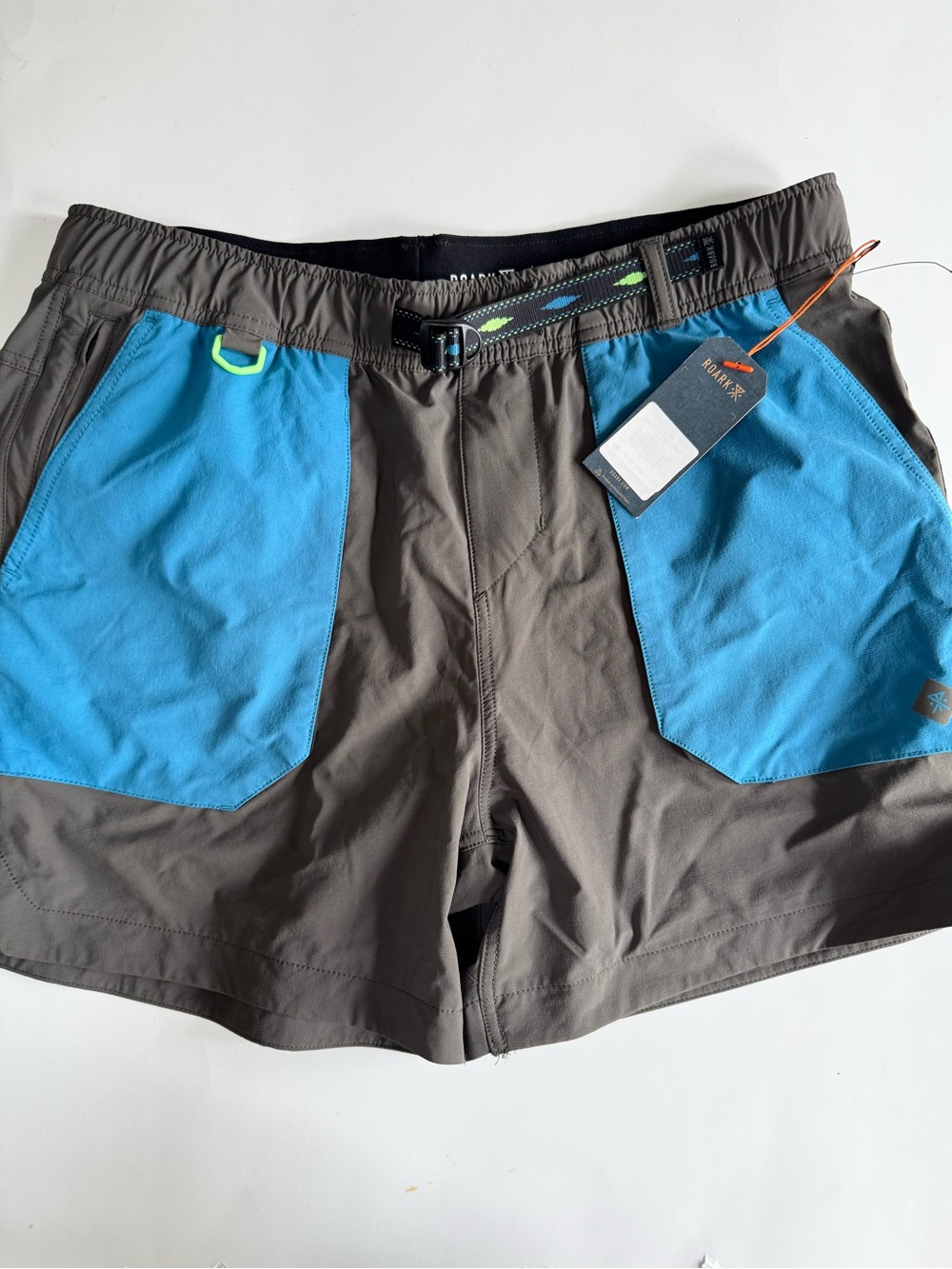 NWT! Roark Happy Camper Men’s Shorts Size Large Charcoal 16” Outseam